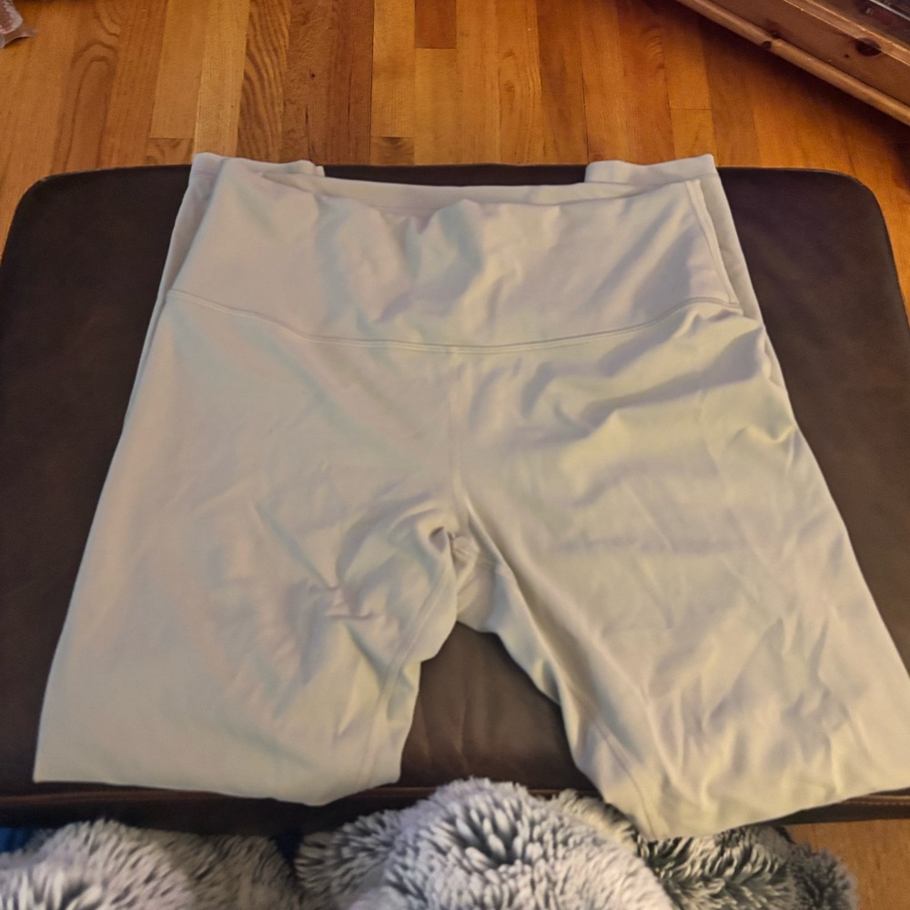Lululemon Wunder Train HR 28” EUC